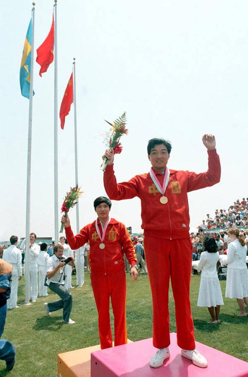 历史上为中国夺得第一枚奥运金牌