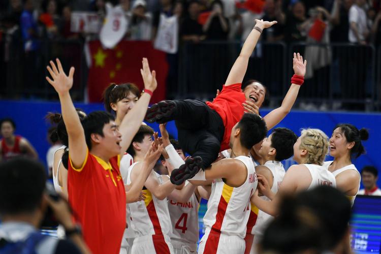 现场直播中国女篮的比赛